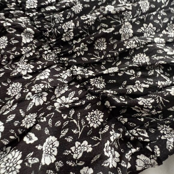 Offer a Price Francesca’s Bette Floral Wrap Blouse Size XXS - Picture 8 of 8